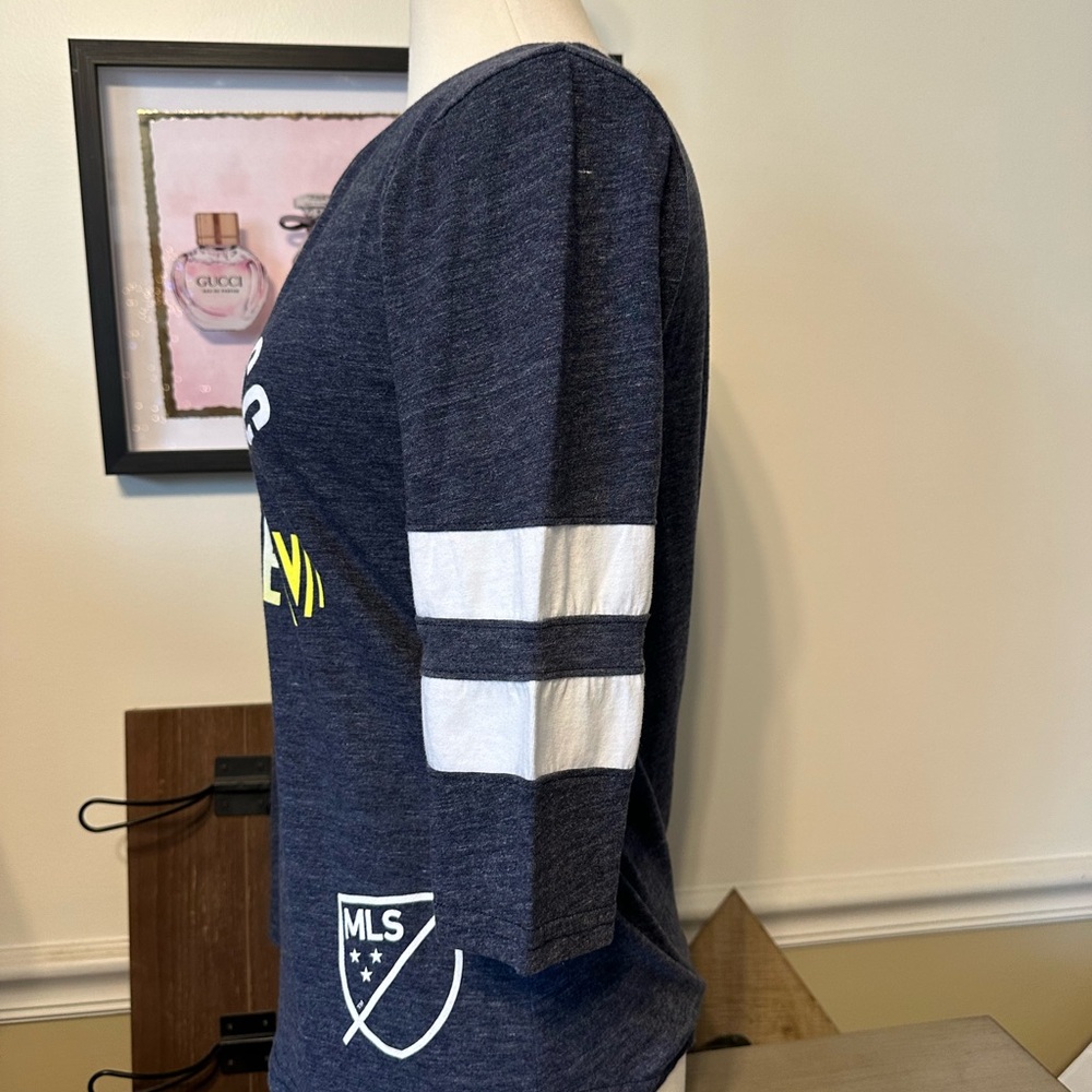 Nashville SC Navy and White Half Sleeve Tee SM - Picture 5 of 11